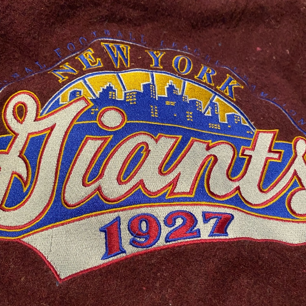 Men’s size L Giants throw back bomber jacket